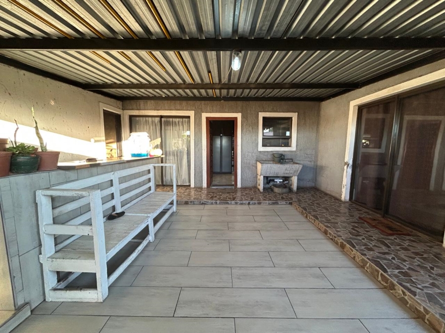 6 Bedroom Property for Sale in Sasolburg Rural Free State